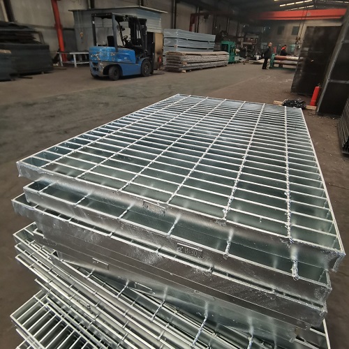 G325/30/100WFG壓焊鋼格板鋼格柵板：提升鋼結(jié)構(gòu)平臺(tái)的安全性