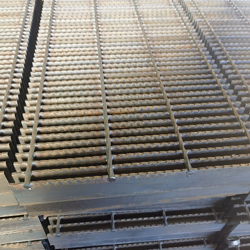 高空塔架平臺鋼格柵板技術揭秘