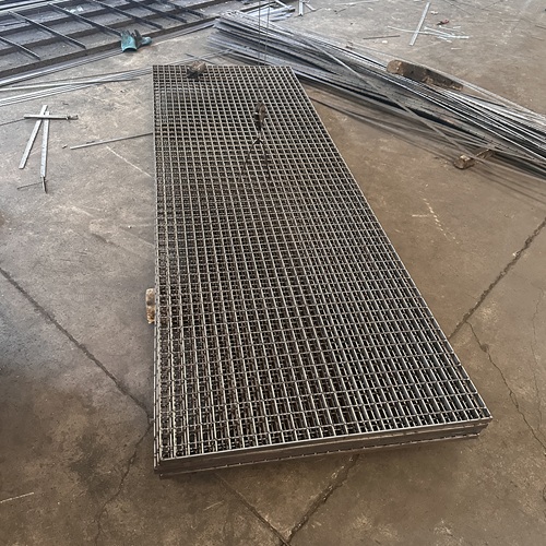 鋼格柵板怎么搭配支撐結構才穩固