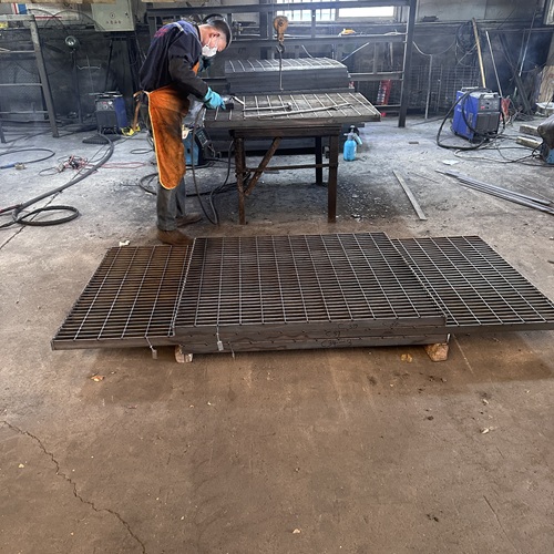 鋼格柵板為什么容易生銹？原因在這里