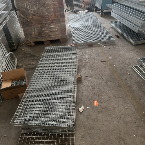 鋼格板玩出設(shè)計感商業(yè)綜合體隔斷新選擇